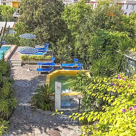 Vittoria 3* Ischia