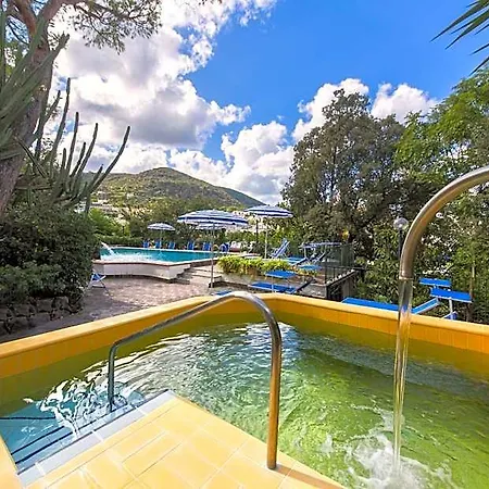 Vittoria 3* Ischia