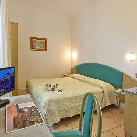Vittoria 3*