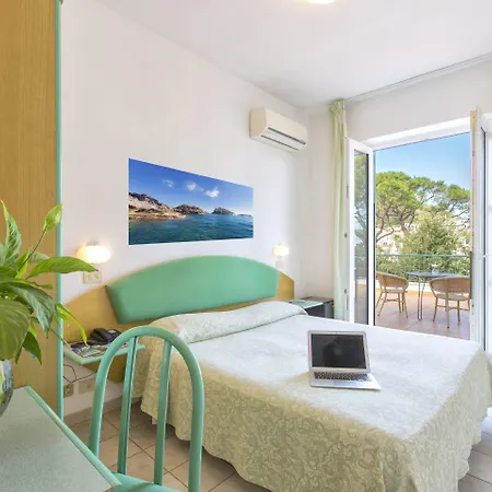 Vittoria ホテル 3*