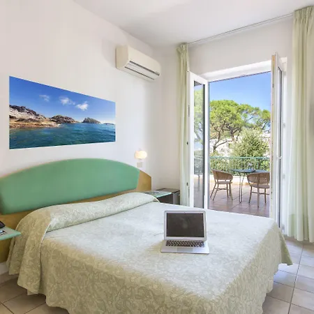 Vittoria ホテル 3*