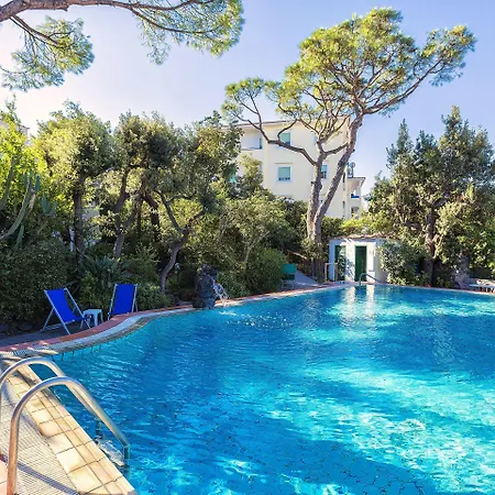 Vittoria 3* イスキア島