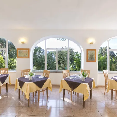 Vittoria 3* イスキア島