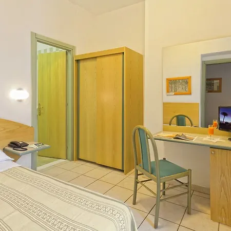 ホテル Vittoria 3*