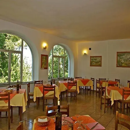 Vittoria 3* Ísquia